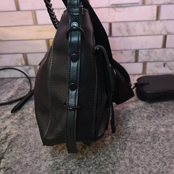 Steve Madden Black Pebbled Leather Crossbody Bag with Strap Pouch - Picture 5 of 10